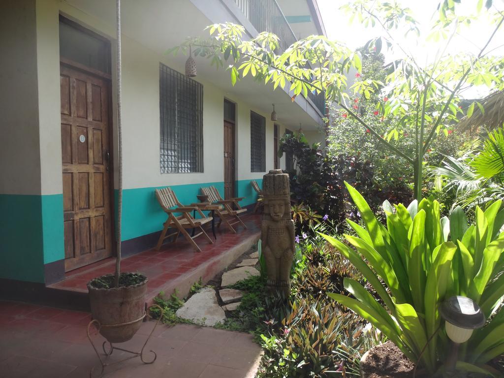 Harvest House Nicaragua Hotel León Exterior foto